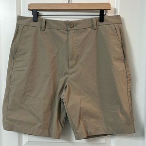 Vineyard Vines men’s khaki shorts 35